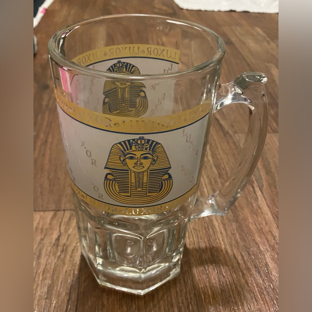 36oz Clear Glass Beer Mug Luxor Casino Hotel NV King Tut Gold Logo 8” H 4” W